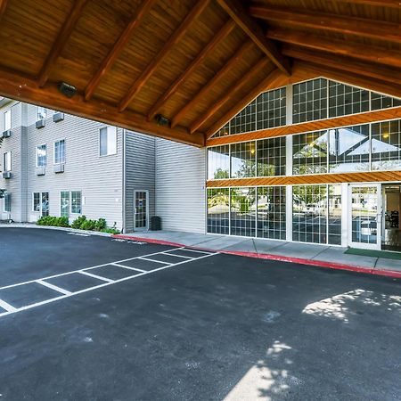 Quality Inn & Suites Of Liberty Lake Buitenkant foto