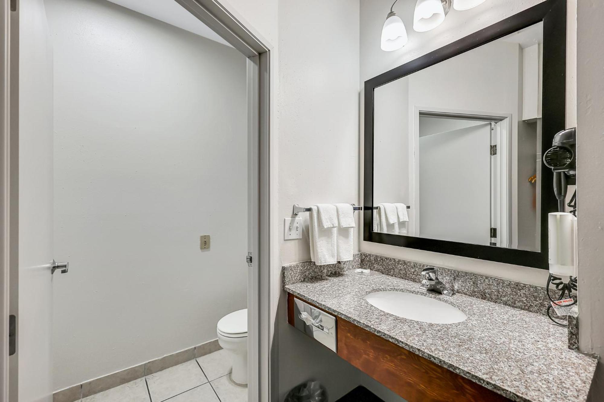 Quality Inn & Suites Of Liberty Lake Buitenkant foto