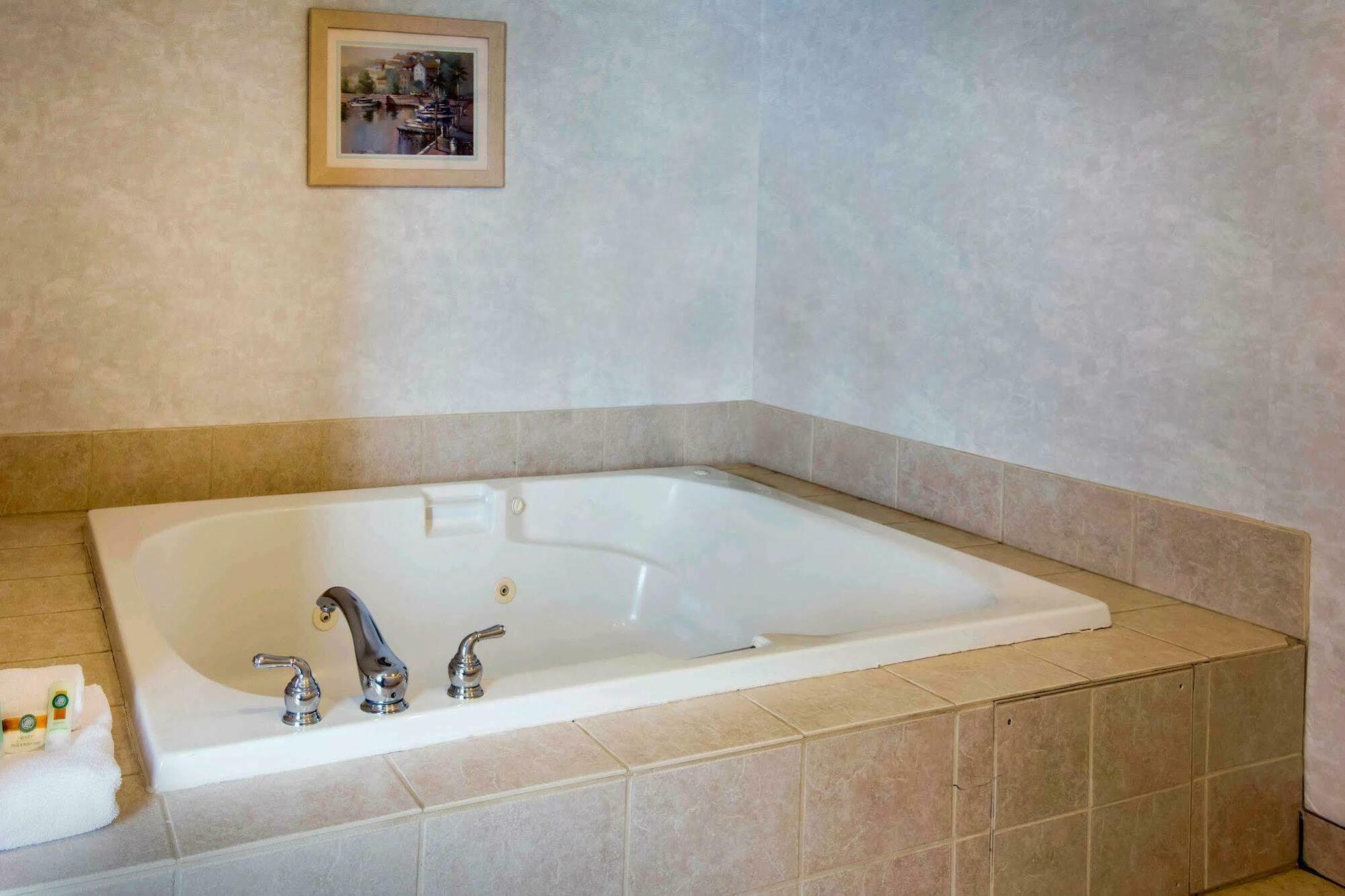 Quality Inn & Suites Of Liberty Lake Buitenkant foto