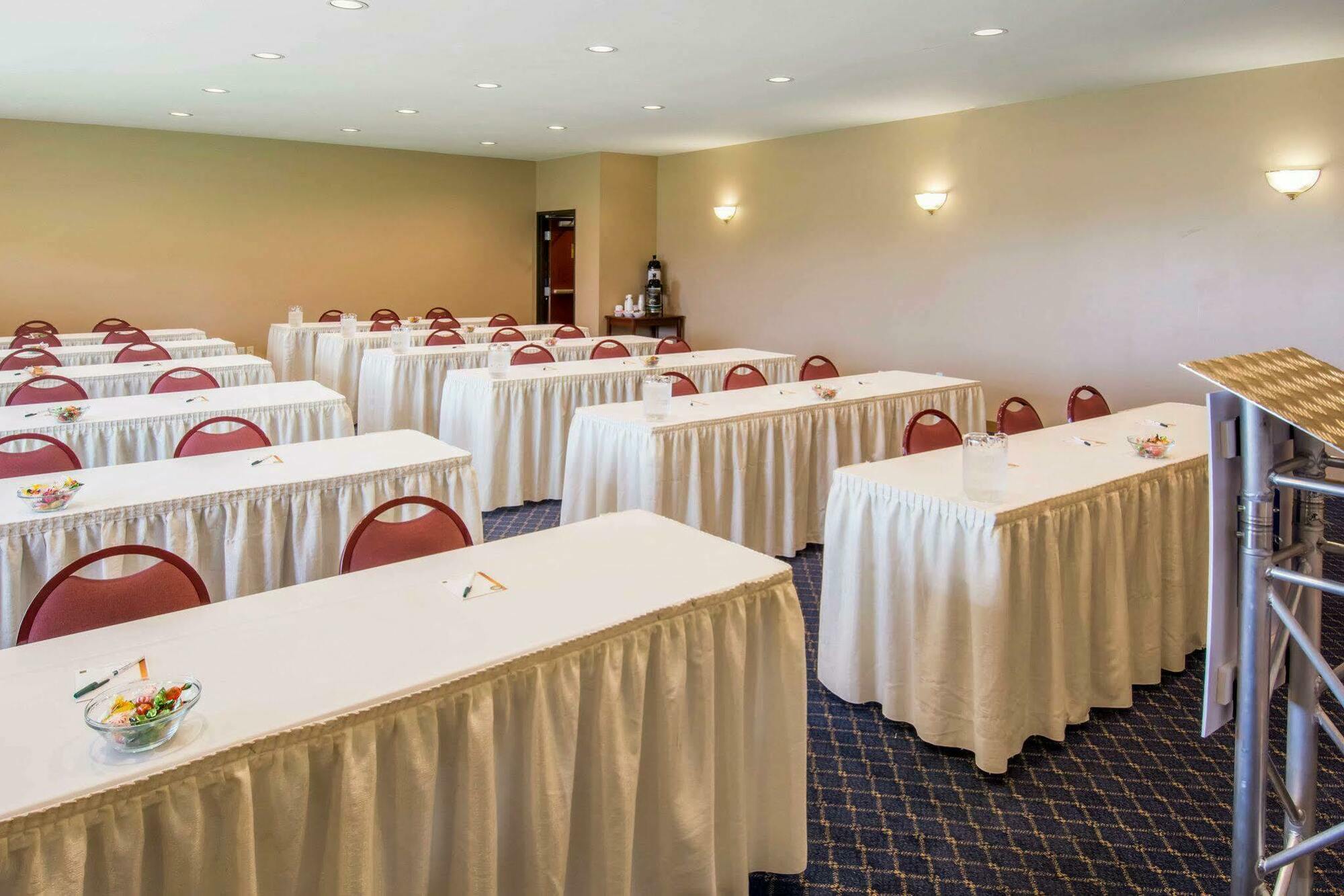 Quality Inn & Suites Of Liberty Lake Buitenkant foto